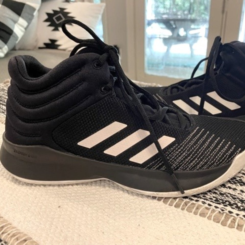 Adidas Men's LVL 029002 Black/White Cloud Foam Basketball Shoes Size 6.5